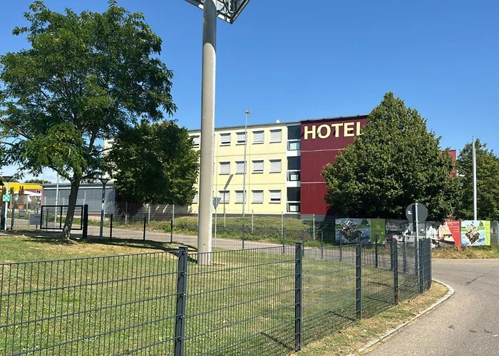 Iq-Hotel