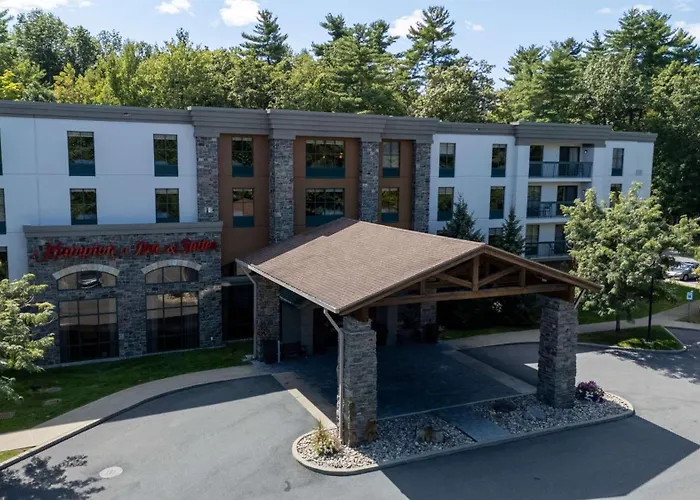 Hampton Inn & Suites Lake George