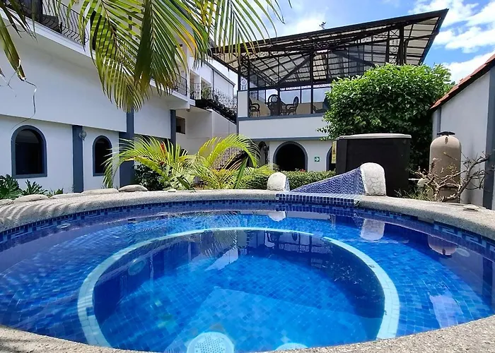 Hotel Santo Tomas / Historical Property San José