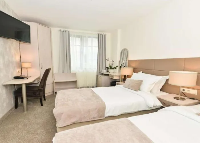 Art Plaza Hotel