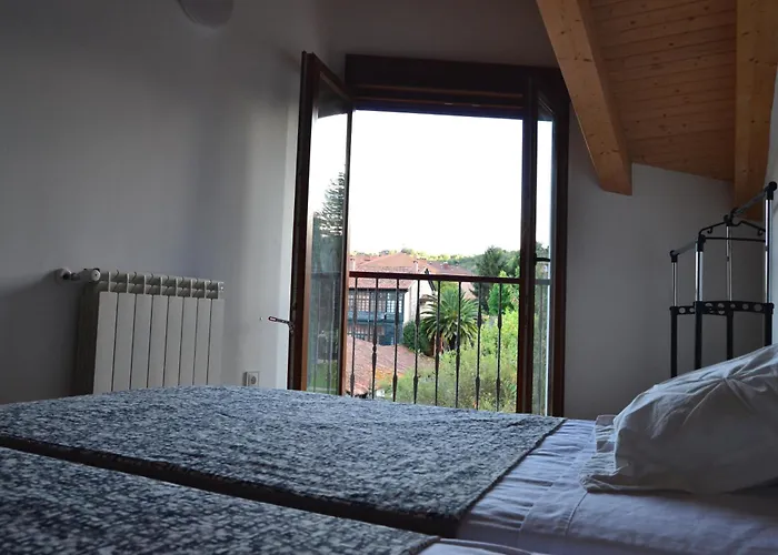 Villa de Salas Alojamientos