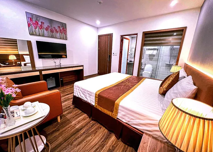 LuxTel Hotel Tây Hồ