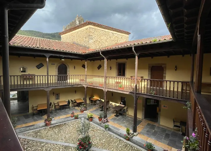 Hotel Castillo Valdés Salas