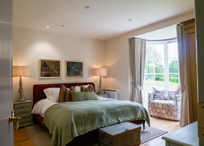Avington Lakes