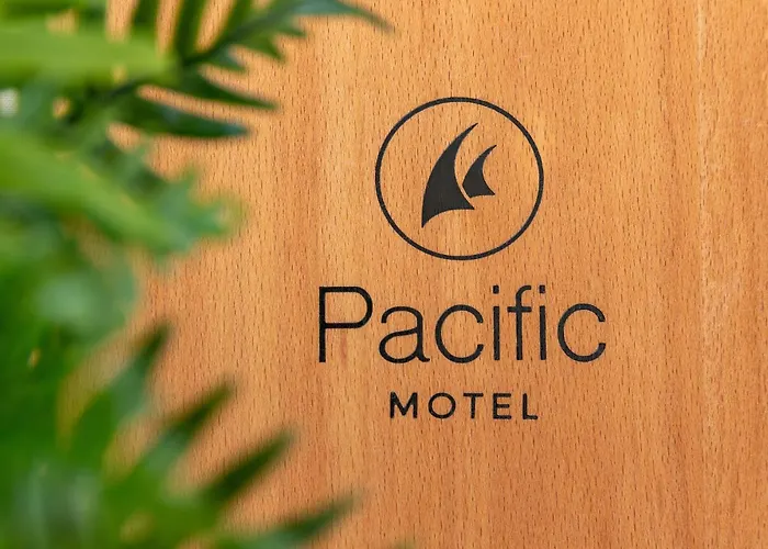 Pacific Motel 08
