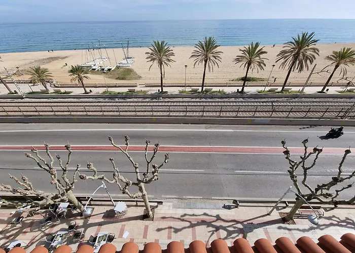 Vilador Barcelona Beach Hotel