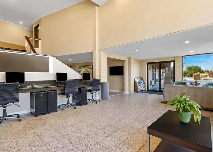 Best Western Date Tree Hotel
