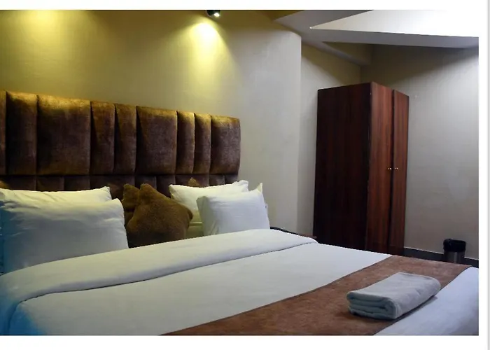 Hotel King Near Drc Parking