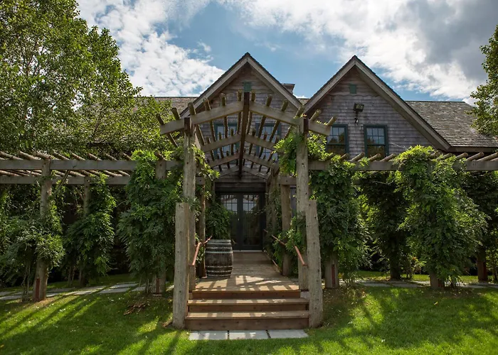 Jedediah Hawkins Inn