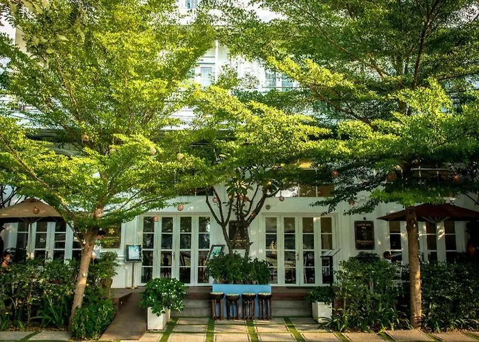 The Frangipani Living Arts Palace Hotel