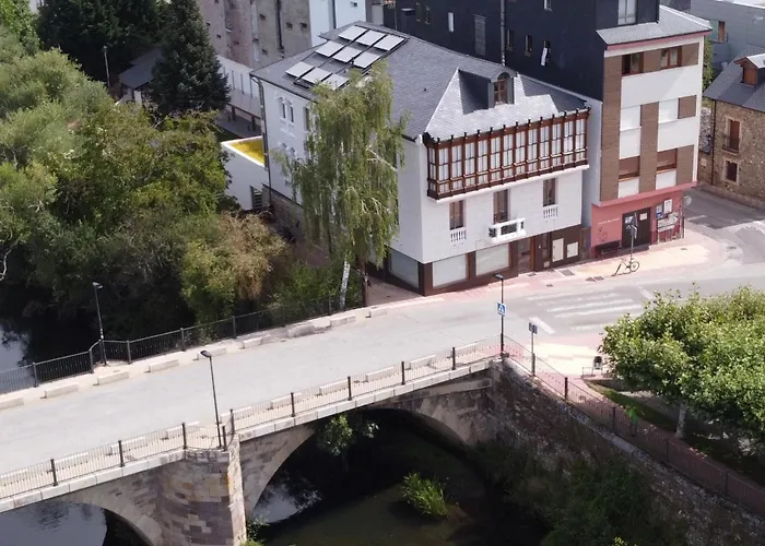 Hotel Miralrio Cacabelos