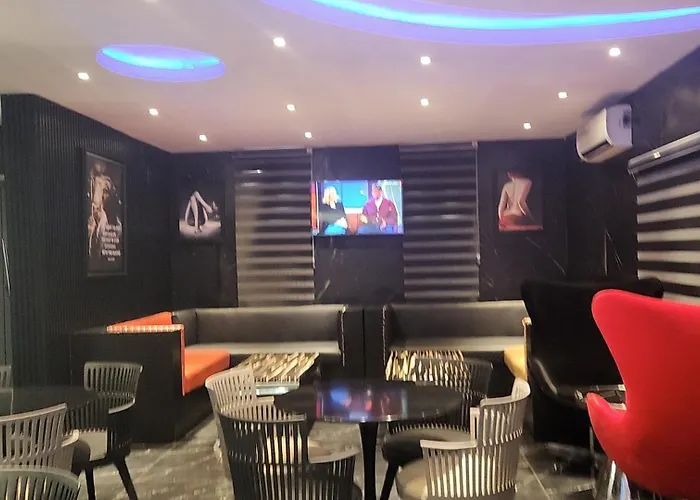 Triple Tee Luxury Hotel & Service Apartments Surulere
