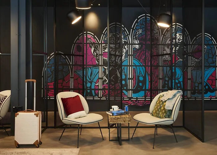 Moxy York