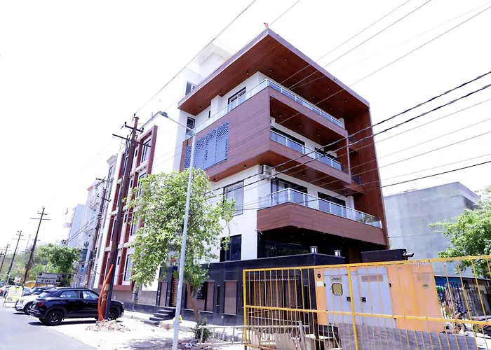 The Royal Villa - Noida Sector 70