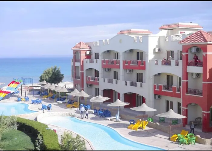 La Sirena Double Room With Mountain View, Families And Couples Only, Extra Of 200 Egyptian Pounds Per Adult Person Per Stay ,To Be Paid To The Resort