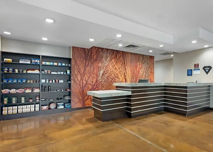 Best Western Plus Lakeview Hotel