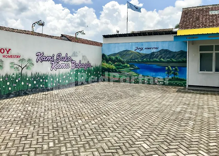 Joy Homestay Near Umj Jember Mitra Reddoorz