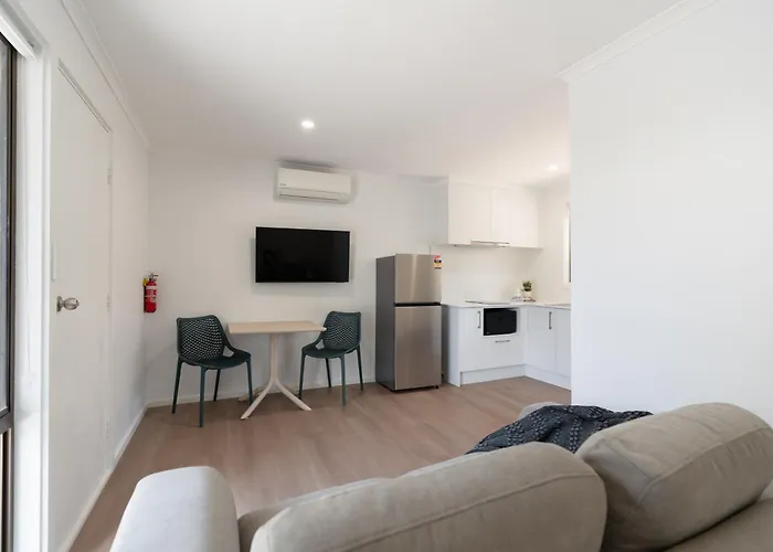 Highway 1 Holiday & Lifestyle Park