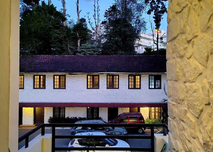 7 Roads Resort 50Mts To Lake