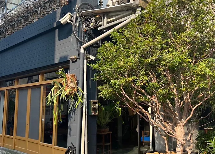 Yan Bin Hotel