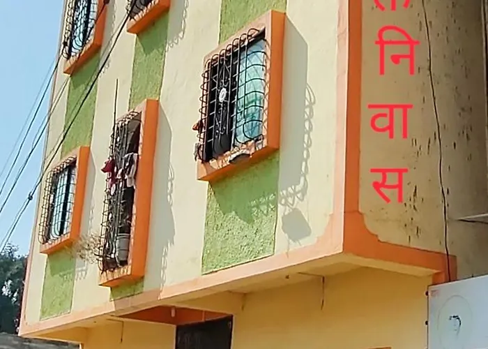 Radhesham Bhakt Niwas
