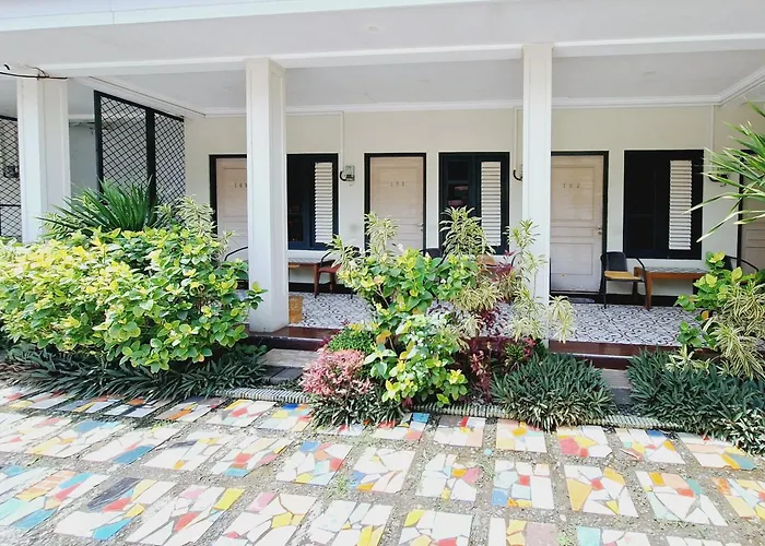 Urbanview Roemah Tanjung Blitar