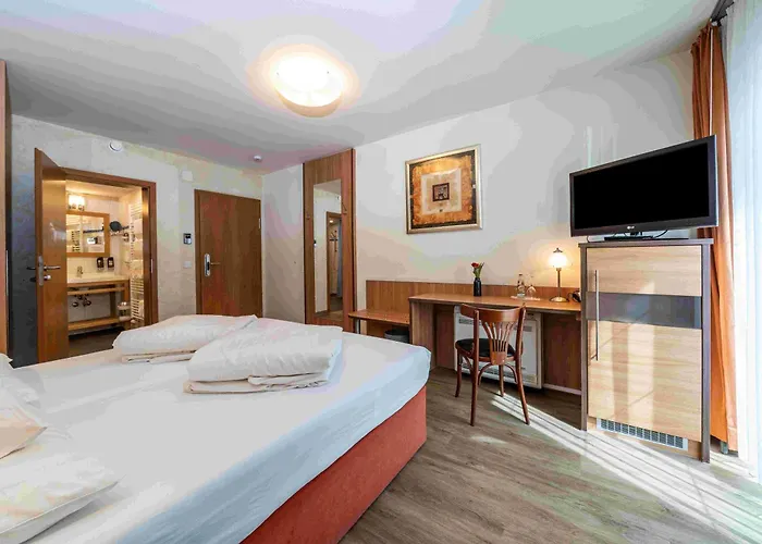 Hotel Hagnauer Hof Mit Klimatisierten Zimmern