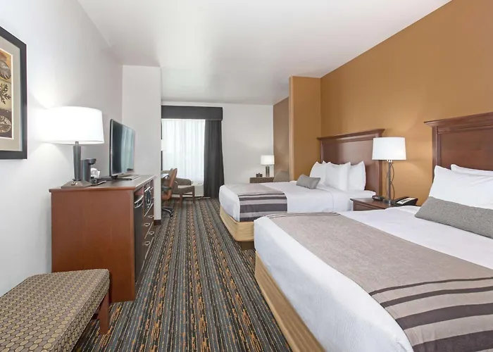 Best Western Plus Lincoln Inn & Suites