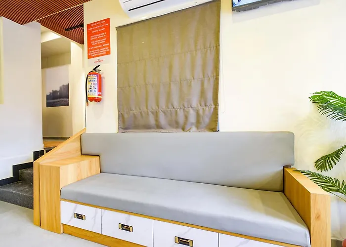 Fabhotel White Ridge-Sia Life Hospital, Kondapur