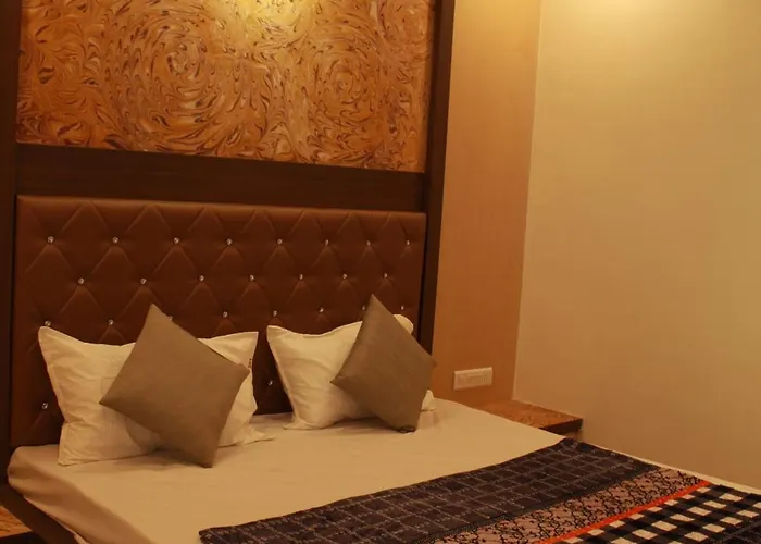 Hotel Skylark