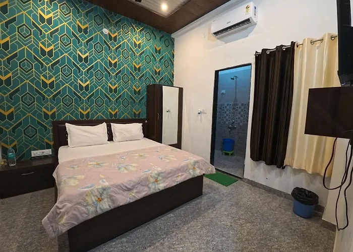 Hotel Daksh