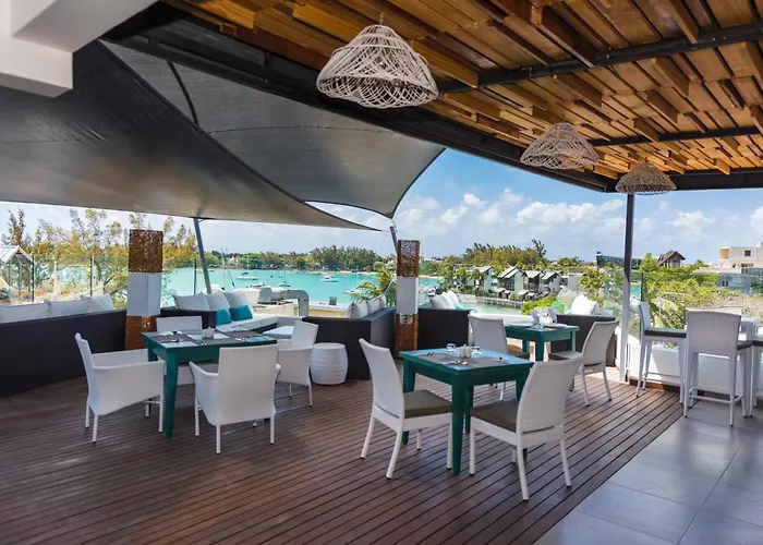 Azur Paradise Hotel & Rooftop Bar