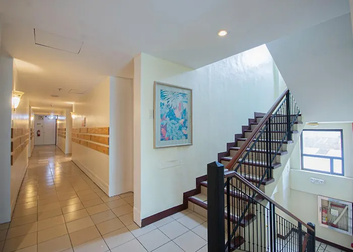 Oyo 210 Apple Tree Suites