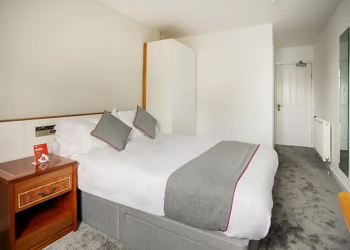Oyo Glenpark Hotel, Ayr Central