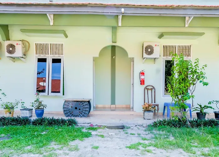 Oyo Life 2745 Nabeza House