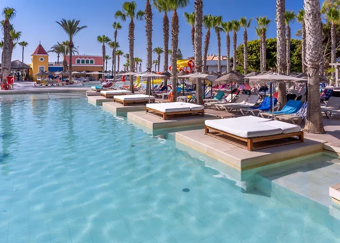 Mediterraneo Bay Hotel & Resort