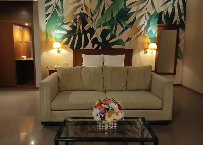 Hotel Golden Season