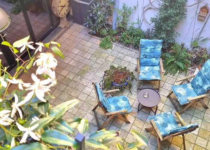 La Chevre Folle - Stay In Style With Free Basic Selfservice Breakfast
