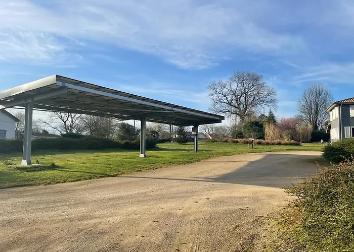 Hotel Lodge La Petite Couronne