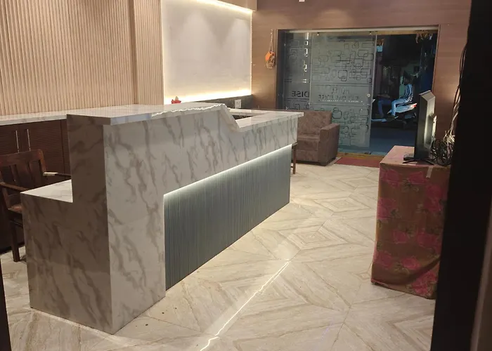 Hotel Praj Paradise
