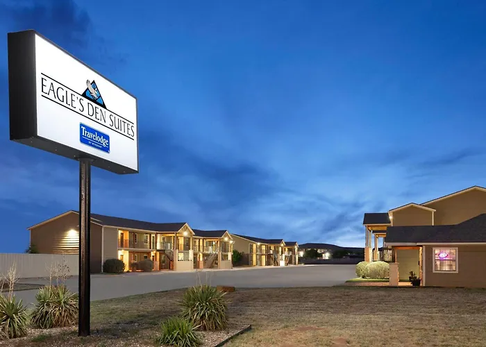 Eagle'S Den Suites Andrews A Travelodge By Wyndham
