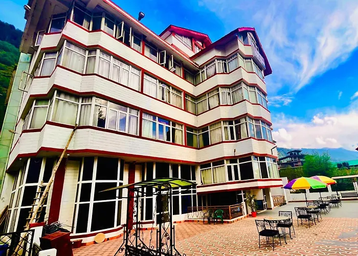 The Town House - Lavish & Luxury Rooms Near Mall Road Manali