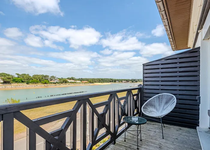 Single Fin Hotel & Lodge