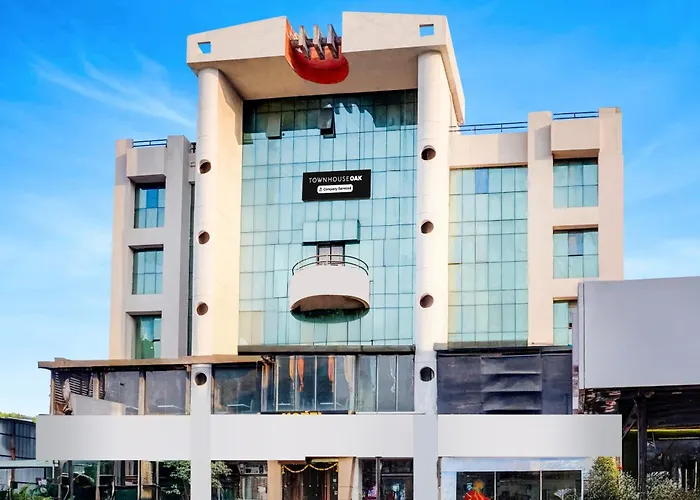 Super Townhouse Oak Viman Nagar Downtown Formerly Hotel Cilantro
