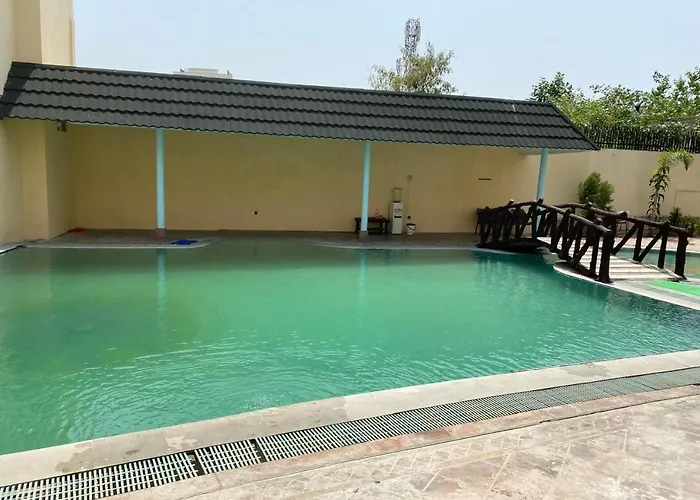 Kanha Hotel & Homestay