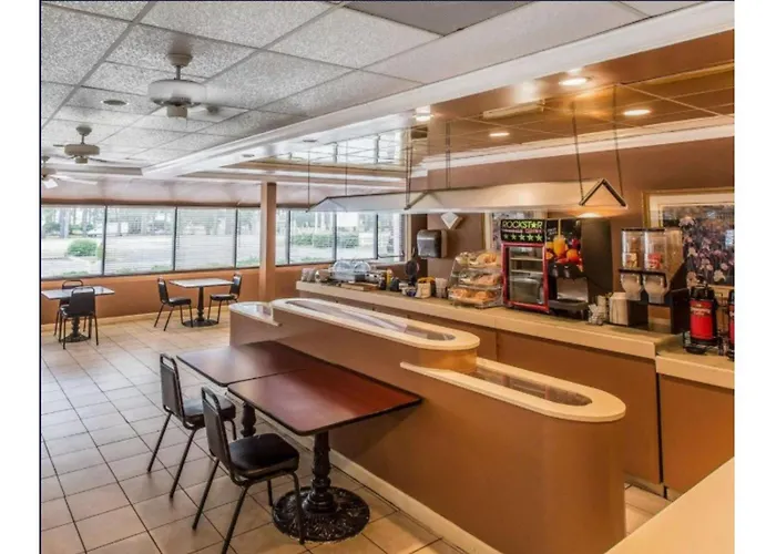 Travelers Inn Douglas By Oyo Us-441