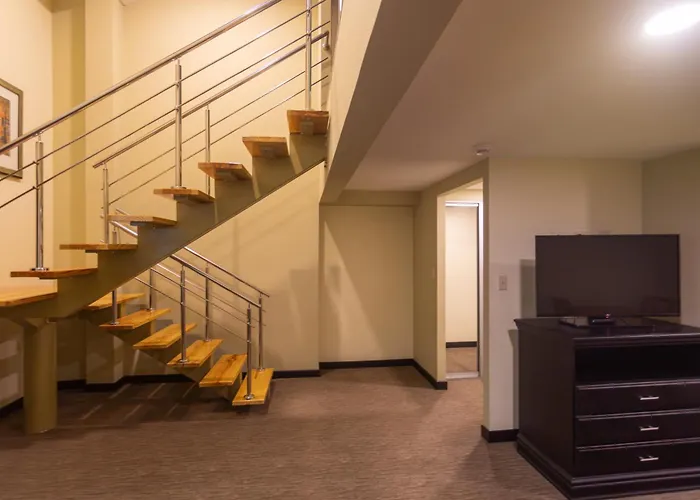 Urban Green Hotel & Suites