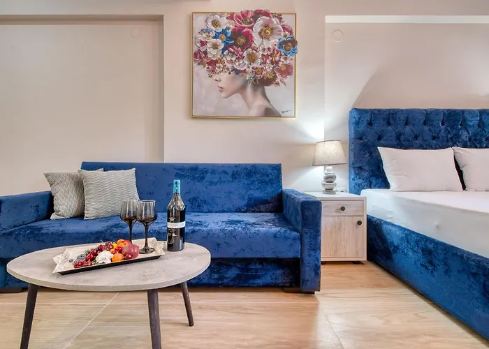 Valery Apartments
