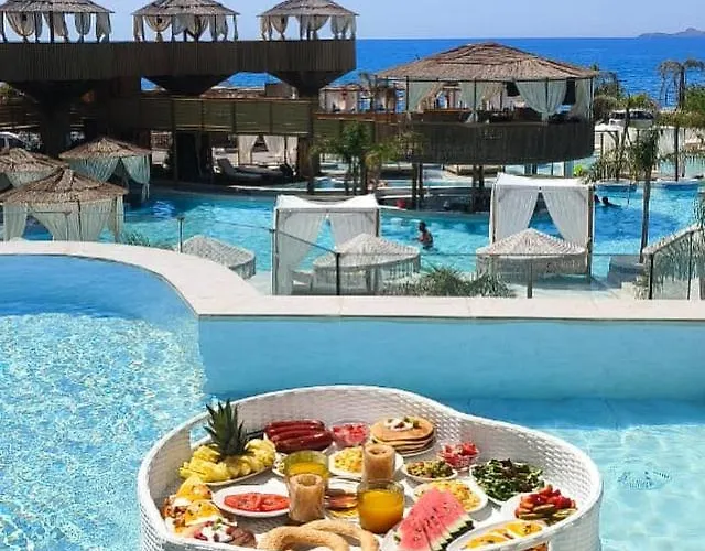 Alia Beachfront Suites And Spa