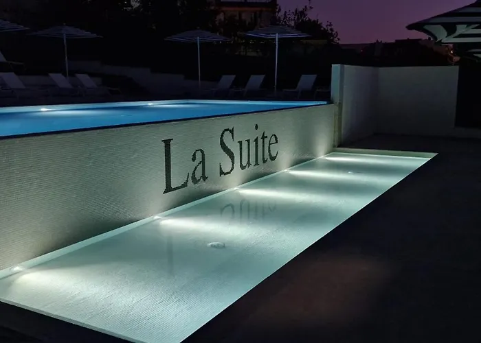 La Suite Hotel
